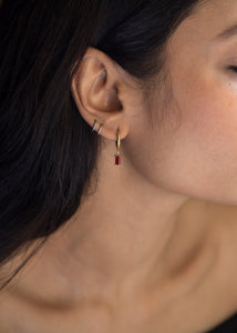 Dainty everyday huggies that sits close to the ear lobe and fits perfectly, studded with that shiny zircon to make you feel special. Available in three fun colors that you can wear to work, college ,a coffee run with a friend or even chill in these when ur home